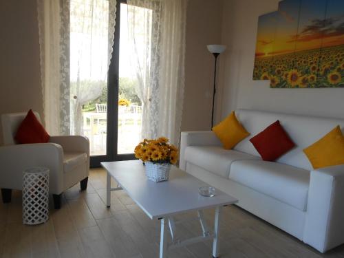 Tre Laghi Countryhouse Cottage with pool,views in Città Sant'Angelo