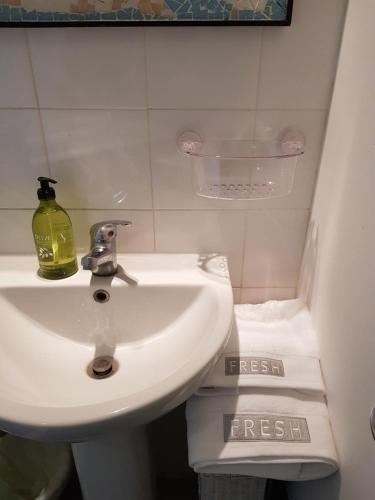 Isolated bungalow with Parking, Brighton