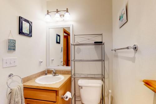 Blue Wave Cottage - image 6
