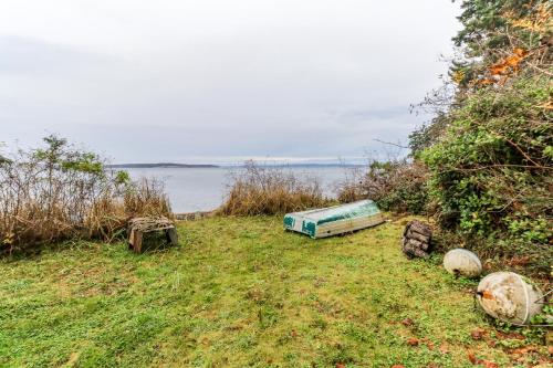 The Cabin at Oak Bay