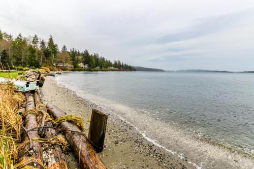 The Cabin at Oak Bay