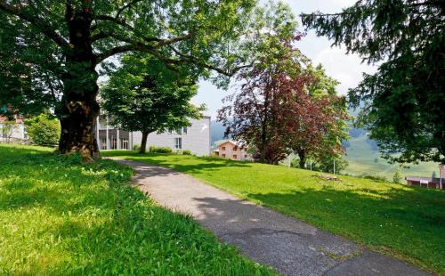Hirschen Guesthouse - image 12