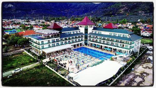 Ceti̇n Presti̇ge Resort