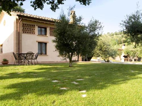  Countryside Style Holiday Home in Umbria surrounded by Hills, Pension in Agello