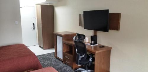 Baymont by Wyndham Montreal Airport, Montreal