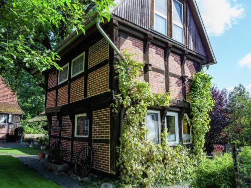 Heritage Holiday Home In Wienhausen near River
