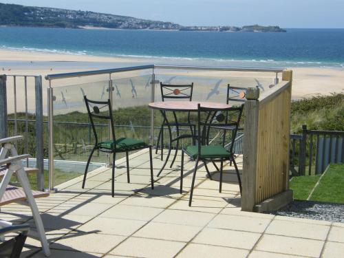 Mermaid Bungalow (pet Friendly), Hayle, Cornwall