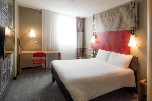 ibis Tours Nord - image 2