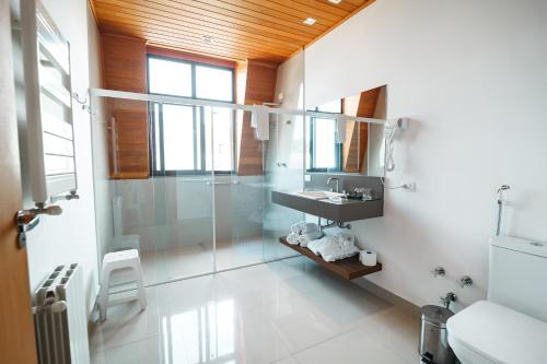 Master Double or Twin Room image 5