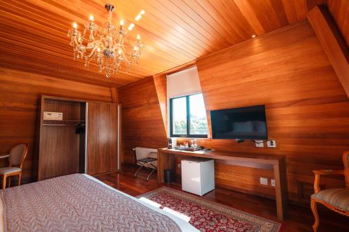 Master Double or Twin Room image 4