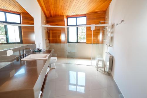 Premium Double or Twin Room image 5