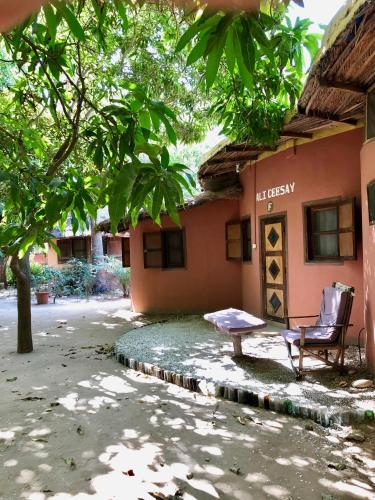 Exterior view, Nemasu Eco-lodge in Gunjur