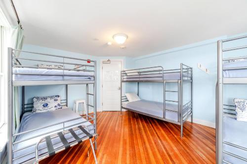 HI Hyannis Hostel – Hyannis, MA
