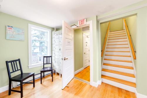 HI Hyannis Hostel – Hyannis, MA