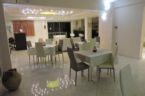 Golden Rose Suites - image 7
