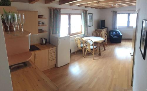 Tuxie Haus - image 2