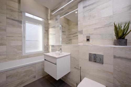 Destiny Scotland Charlotte Square Apartments - image 3