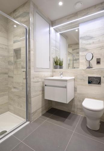 Destiny Scotland Charlotte Square Apartments - image 5