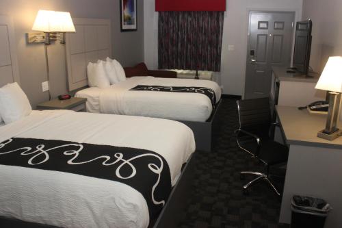 Paris Inn & Suites