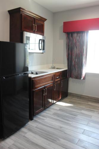 Paris Inn & Suites - image 4