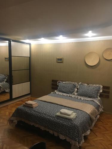 Kvartira na Krakivskiy 12 , 52