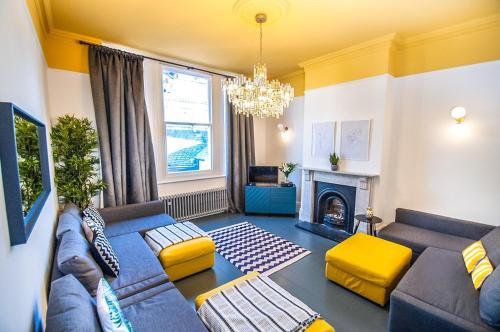 Number Twenty Four Townhouse - Sleeps 22 — other in Middle Street, Brighton & Hove United Kingdom, BN1 1AL