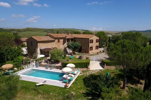  San Quirico d'Orcia Apartment Sleeps 4 Pool WiFi, Pension in San Quirico dʼOrcia