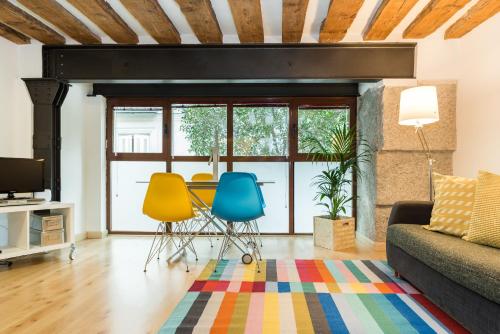 BNBHolder Rustic & Colorful SOL Room Type - Apartment