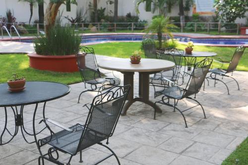 金叶酒店及套房 