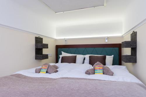 Design apartment near Keleti Railway Station - image 14