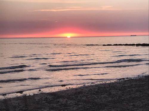View, Beach Pad - ground floor - pet friendly in Jubilee