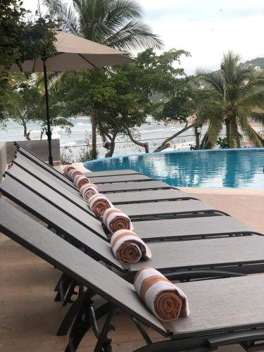 176795462 Ysuri Sayulita - Beachfront Hotel