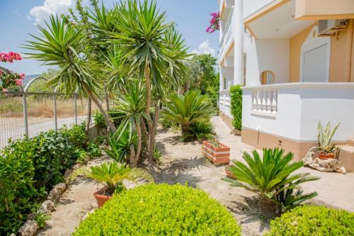  Paul's Garden Studios in Charaki