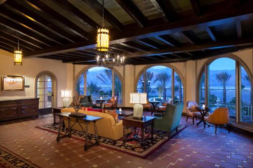The Inn at Death Valley - 로비