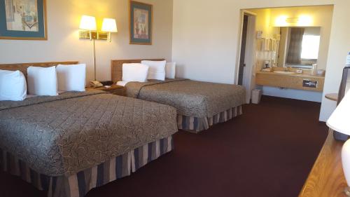 Queen Room with Two Queen Beds - Non-Smoking