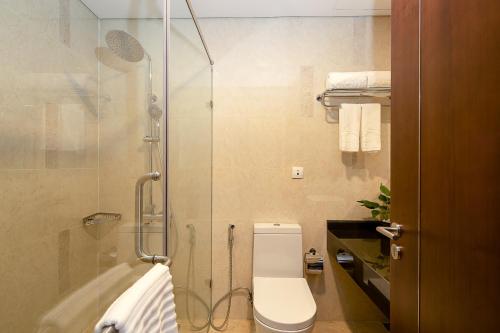 Deluxe Twin Room with City View image 1