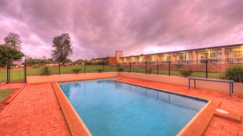 Swimming pool, Atherton Motel in Atherton Tablelands