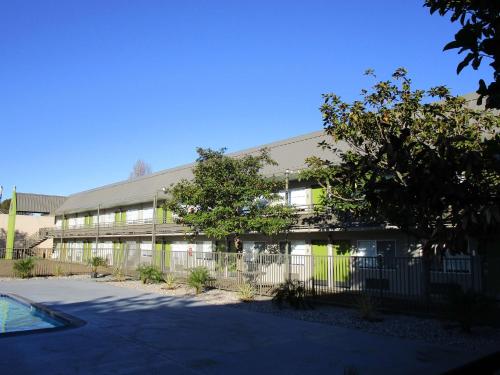 SureStay Plus Hotel by Best Western Point Richmond Main image