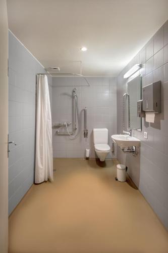 Lausanne Youth Hostel Jeunotel - image 2