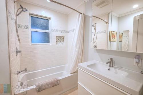 SeaGrape Cottage - image 5