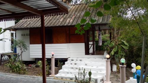 Standard Bungalow with Fan image 9