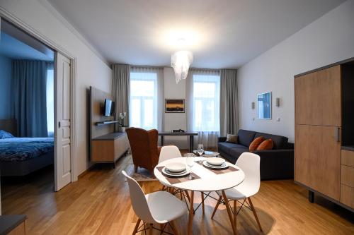 City Centre Chic Apartment Ljubljana 2/4 1