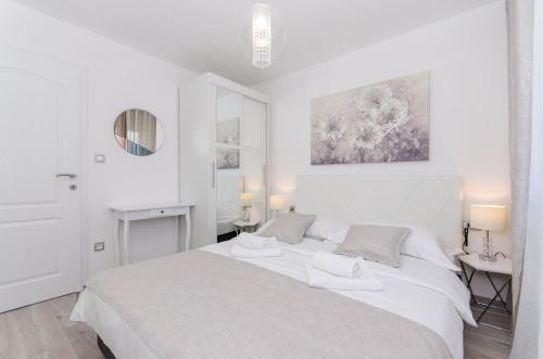 Apartment Luxury Center - image 4