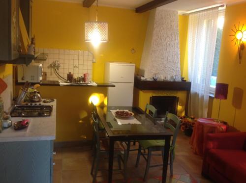  Nel verde house di Rolando, Pension in Turin bei Andezeno