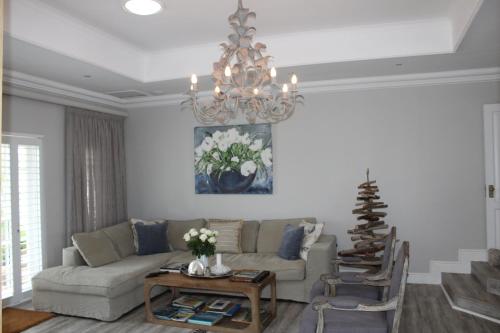 Sandals Guest House - image 5