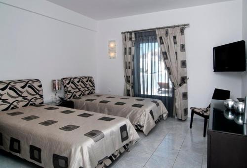 Lofos Village The 2-star Lofos Village offers comfort and convenience whether youre on business or holiday in Ios Chora. The hotel has everything you need for a comfortable stay. Facilities like free Wi-Fi in all 