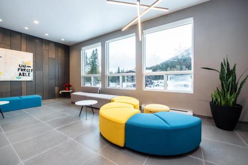 公共休息室/电视室, Nowhere Special Hostel in 罗斯兰(BC)