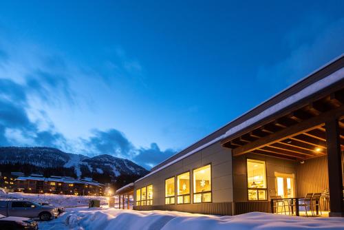 体育活动设施, Nowhere Special Hostel in 罗斯兰(BC)