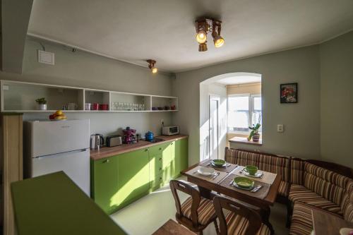 City View Apartment - image 5