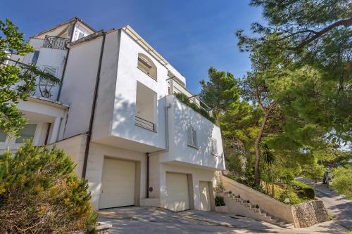 Apartments Rita Baška Voda 